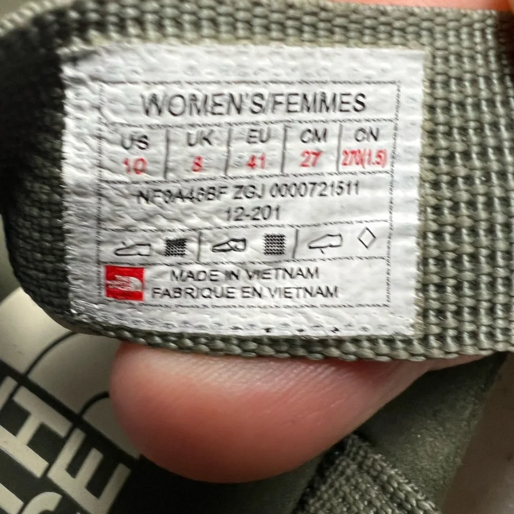 THE NORTH FACE WOMENS SKEENA SANDALS SIZE 10 GREEN